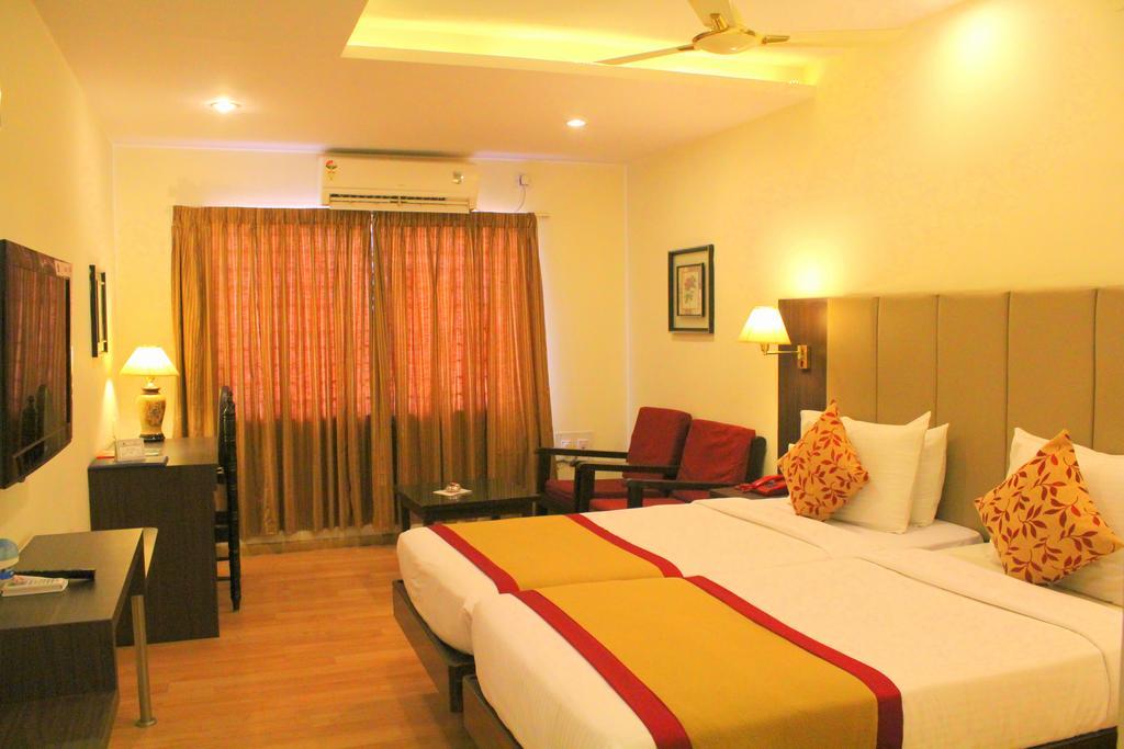 Hotel Yasodha Towers Hosur Exterior photo