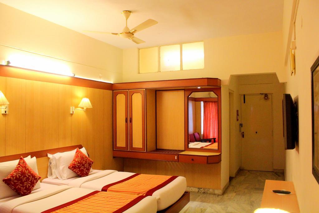 Hotel Yasodha Towers Hosur Exterior photo