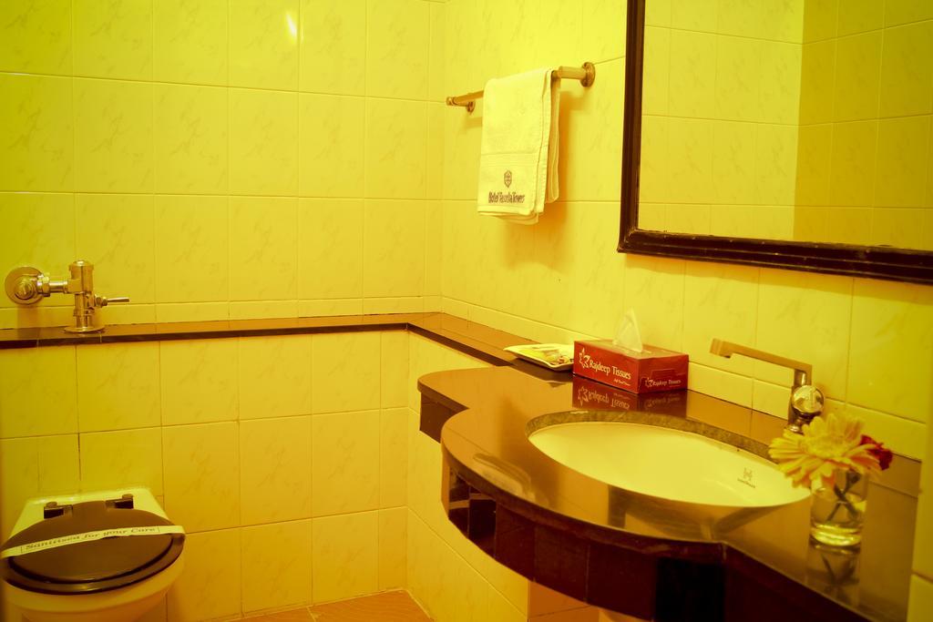 Hotel Yasodha Towers Hosur Exterior photo