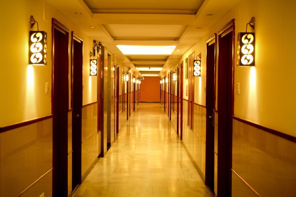 Hotel Yasodha Towers Hosur Exterior photo