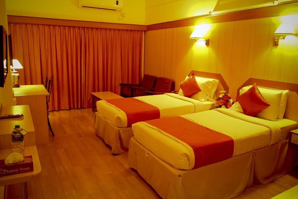 Hotel Yasodha Towers Hosur Exterior photo