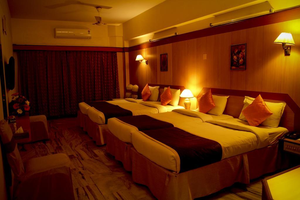 Hotel Yasodha Towers Hosur Exterior photo