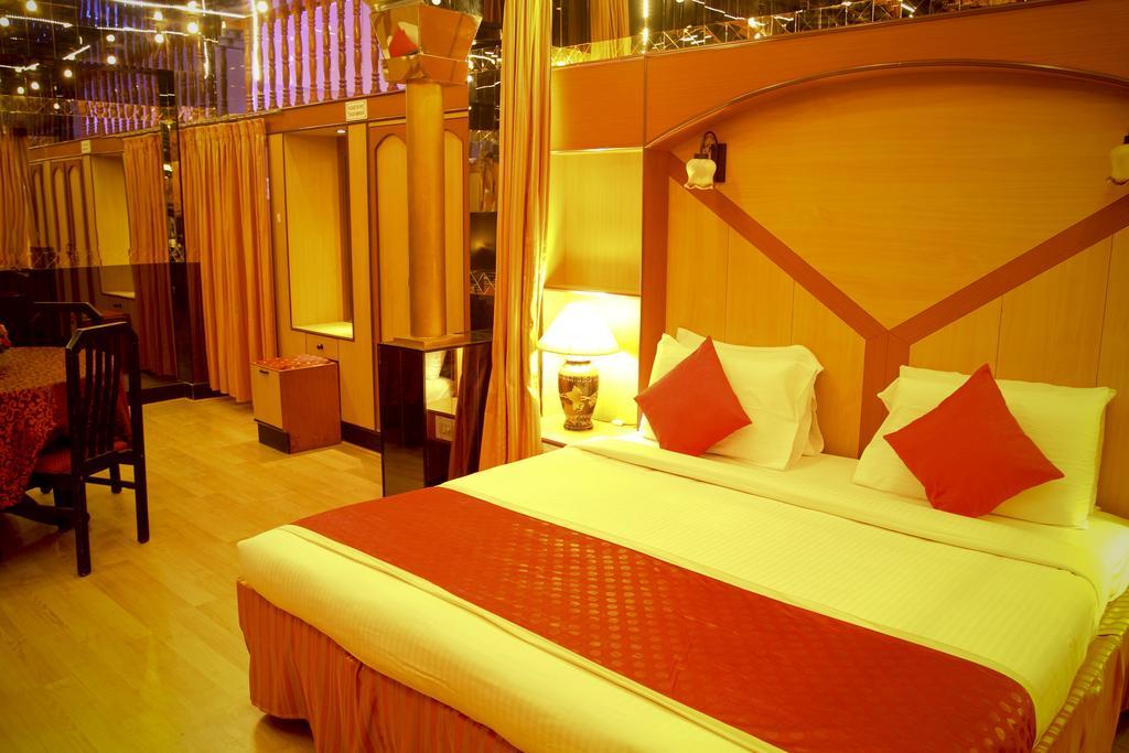 Hotel Yasodha Towers Hosur Exterior photo